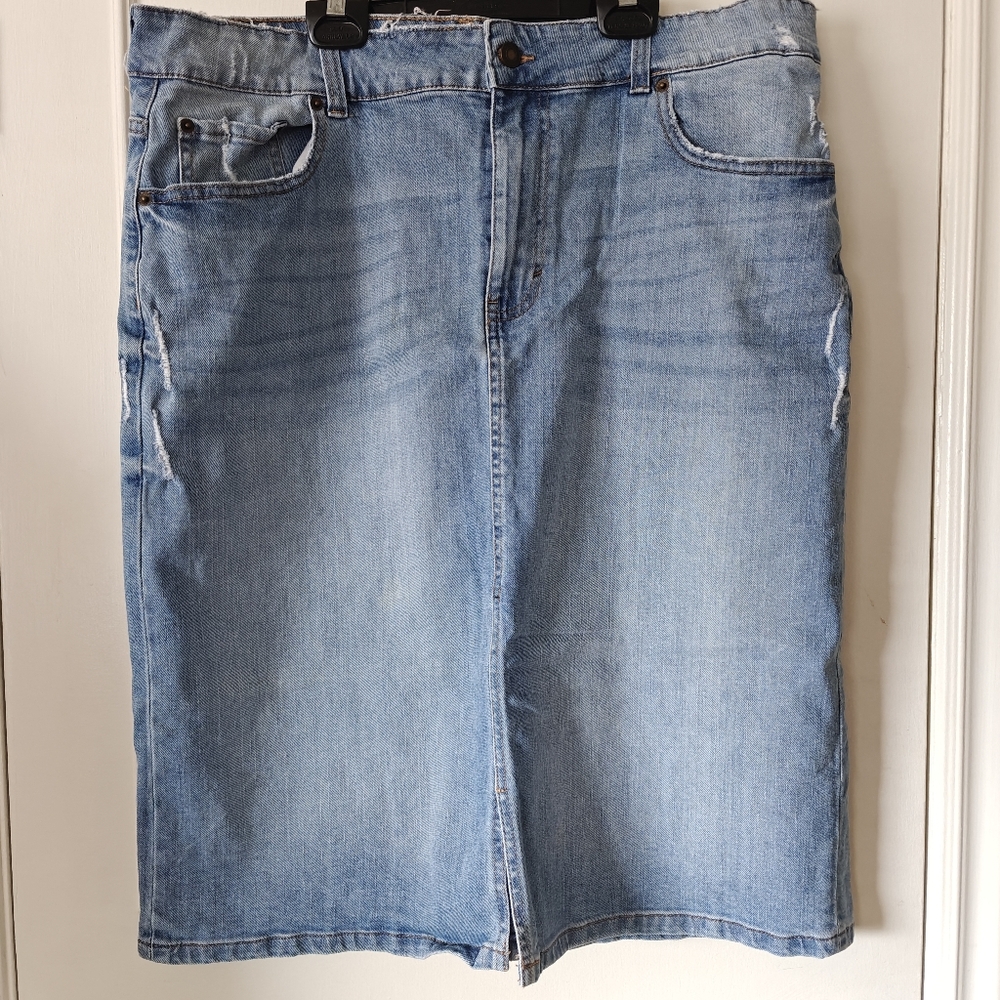 M&S Denim Midi Skirt with classic blue, faded detail Sz 16 Travel Casual